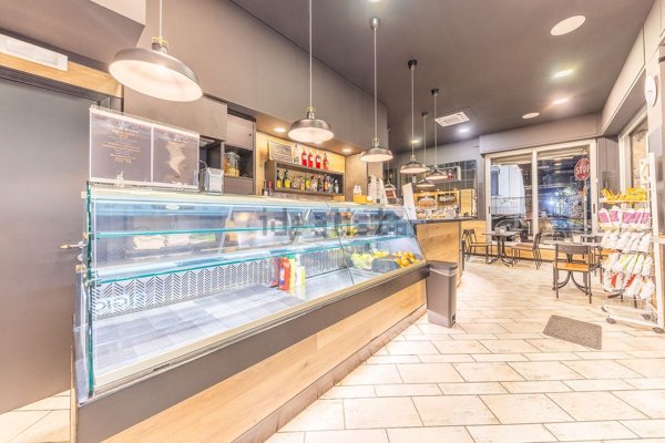 locale commerciale in vendita a Roma in zona Trieste