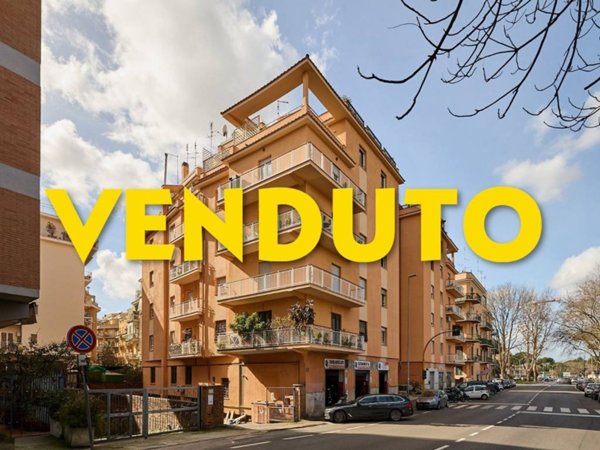 appartamento in vendita a Roma in zona Ardeatino