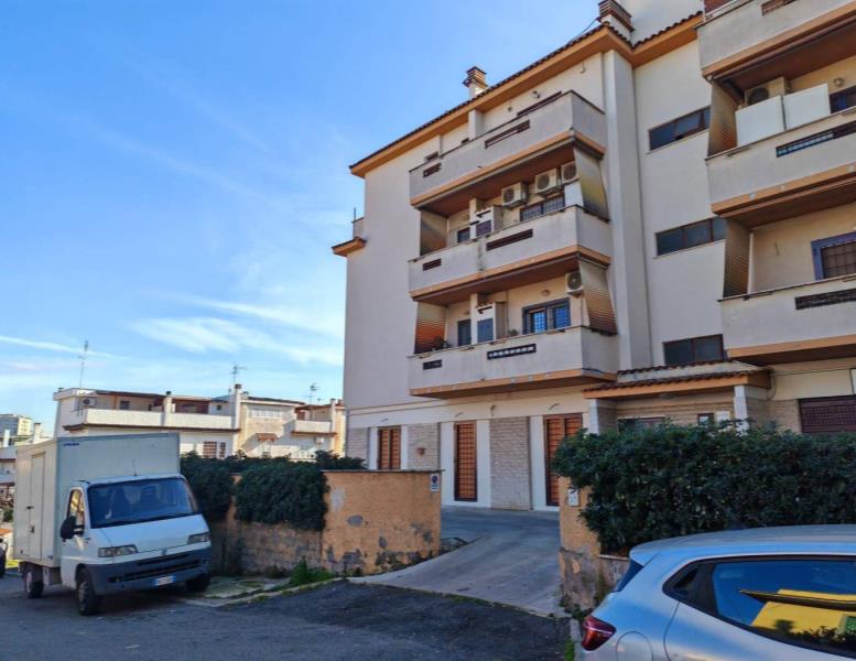 appartamento in vendita a Roma in zona Torre Angela