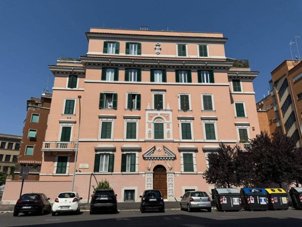 casa indipendente in vendita a Roma in zona Tuscolano