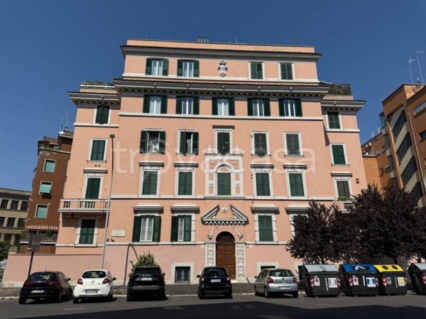 casa indipendente in vendita a Roma in zona Tuscolano