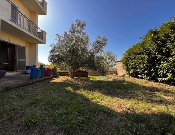 appartamento in vendita a Roma in zona Osteria Nuova