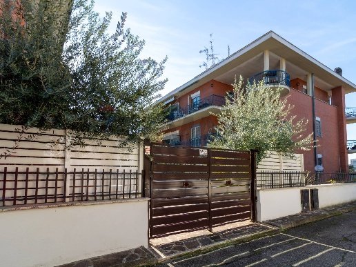 appartamento in vendita a Roma in zona Torre Gaia