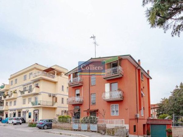 appartamento in vendita a Roma in zona Tor Cervara