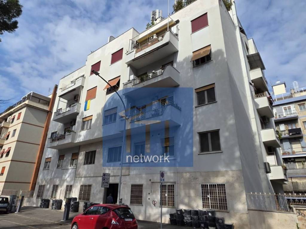 appartamento in vendita a Roma in zona Ardeatino