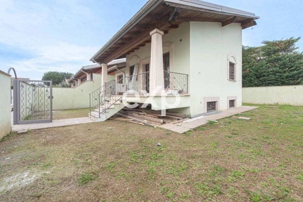 casa indipendente in vendita a Roma in zona Infernetto