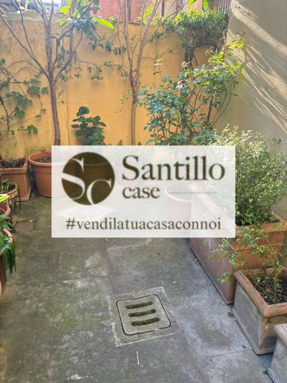appartamento in vendita a Roma in zona Rione Monti/Campitelli