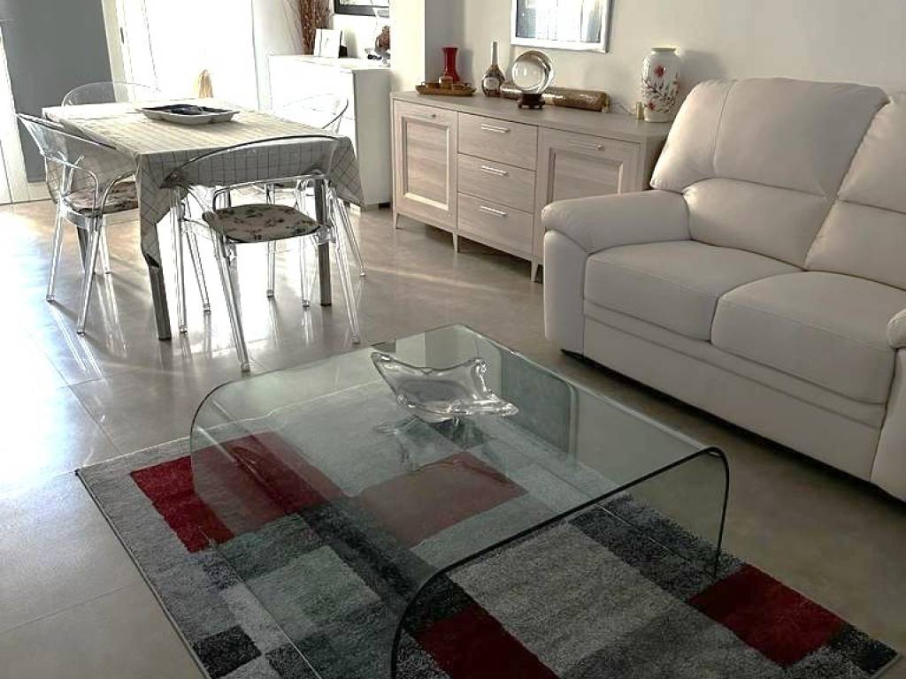 appartamento in vendita a Roma in zona Axa