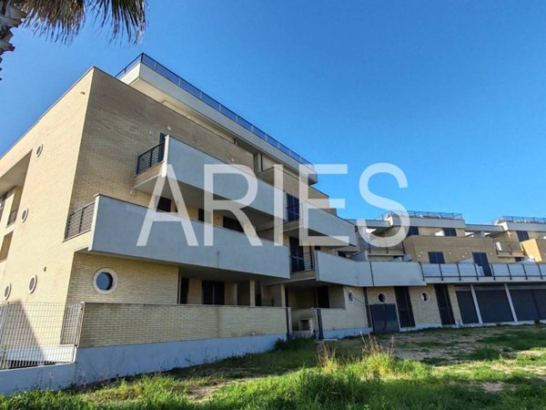 appartamento in vendita a Roma in zona Ostia