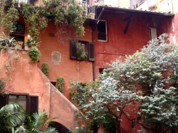 appartamento in vendita a Roma in zona Rione Regola