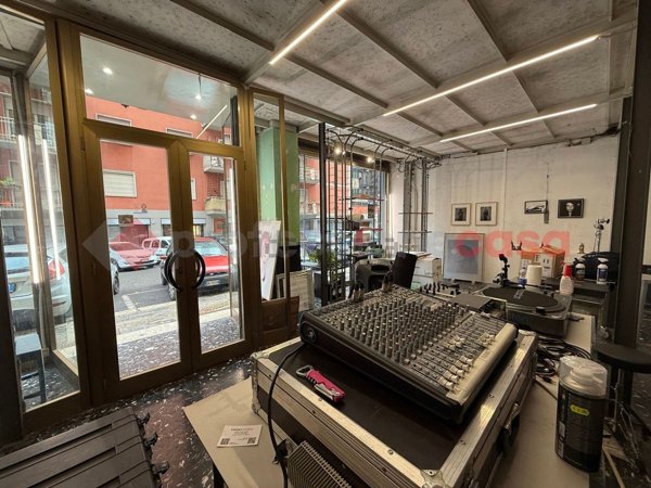locale commerciale in vendita a Roma in zona Trastevere