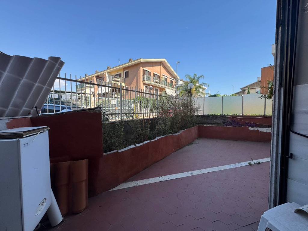 appartamento in vendita a Roma in zona Appio Claudio