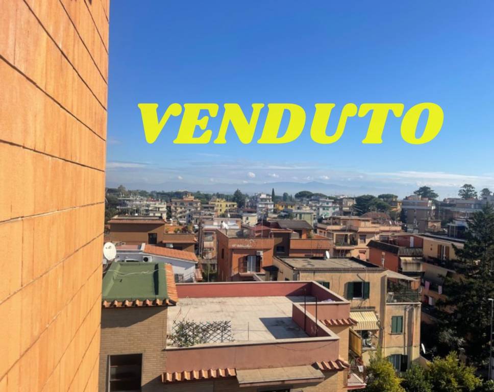 appartamento in vendita a Roma in zona Tomba di Nerone