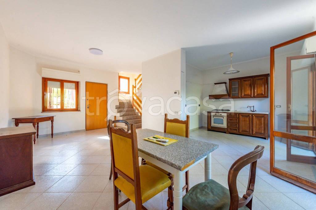 casa indipendente in vendita a Roma in zona Casal Morena