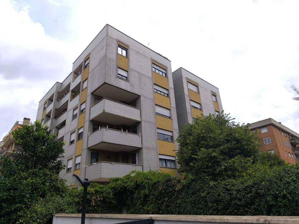 appartamento in vendita a Roma in zona EUR