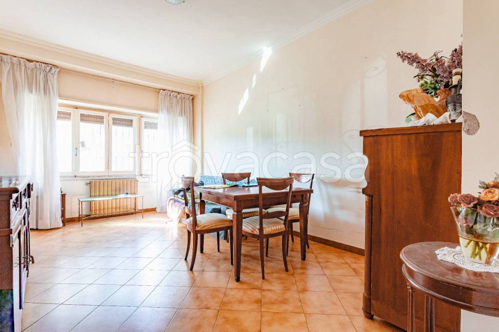 appartamento in vendita a Roma in zona Ostiense