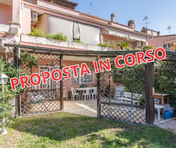 casa indipendente in vendita a Roma in zona Acilia