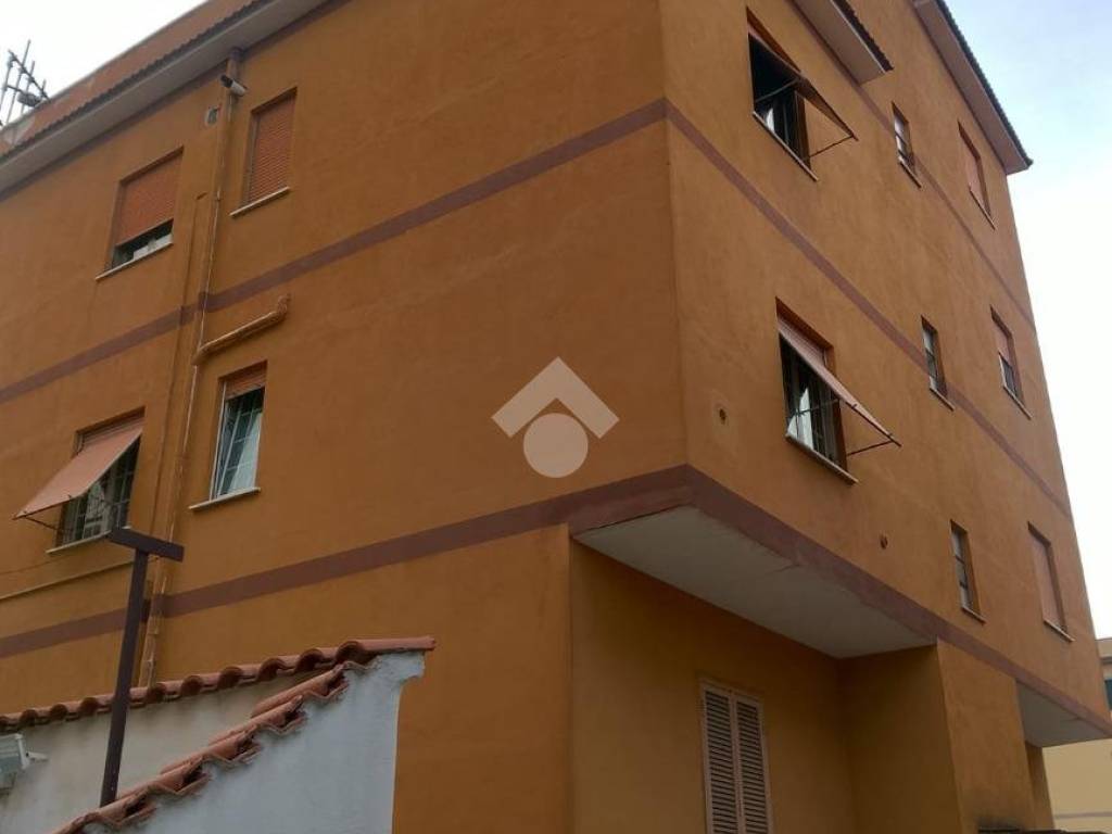 appartamento in vendita a Roma in zona Torre Angela