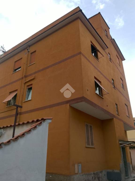appartamento in vendita a Roma in zona Torre Angela