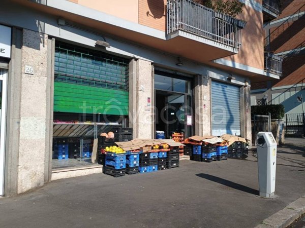 negozio in vendita a Roma in zona Ardeatino
