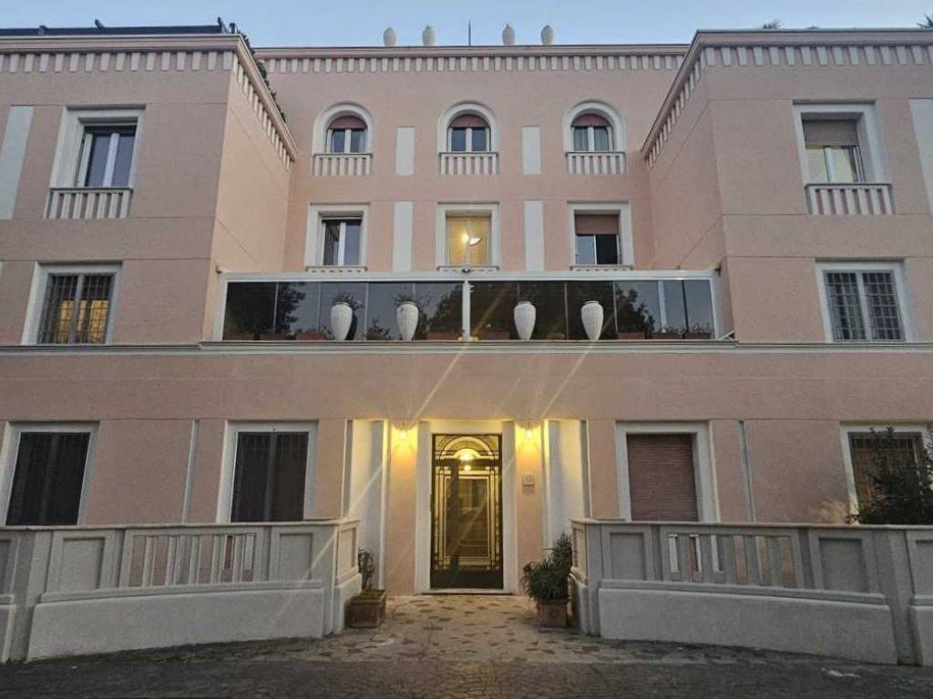 appartamento in vendita a Roma in zona Ostia