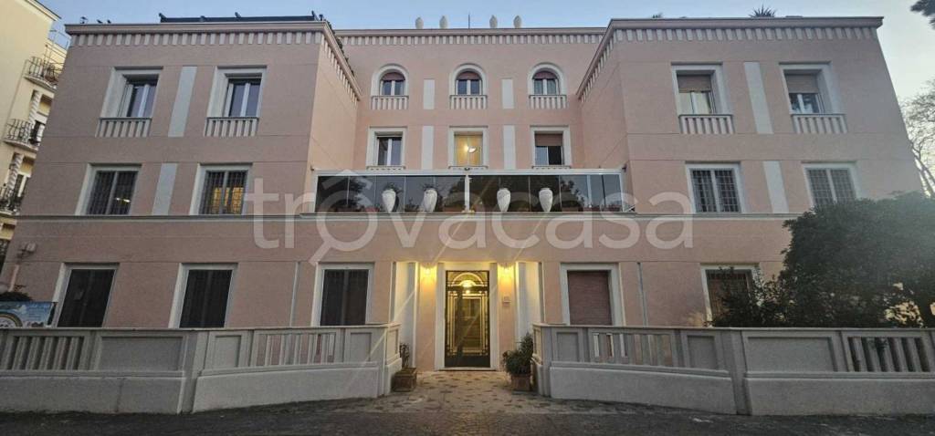 appartamento in vendita a Roma in zona Ostia