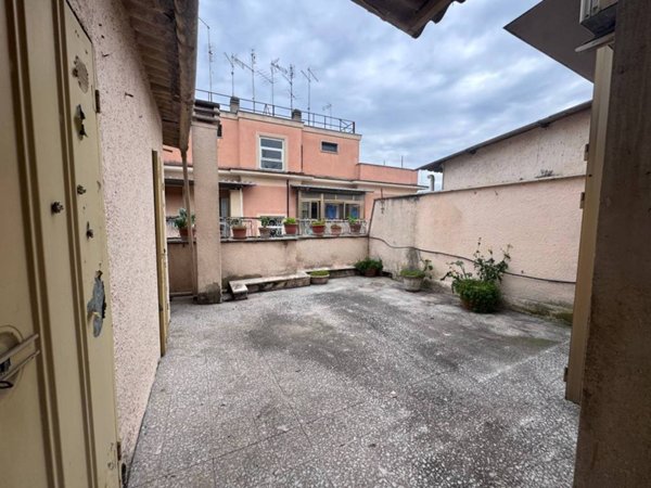 appartamento in vendita a Roma in zona Prenestino-Centocelle