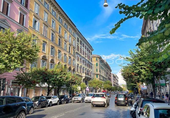 negozio in vendita a Roma in zona Rione Prati