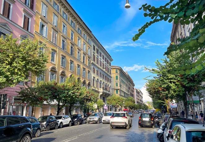 negozio in vendita a Roma in zona Rione Prati