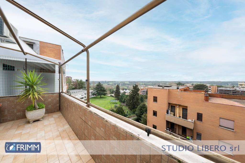 appartamento in vendita a Roma in zona Tor de' Cenci