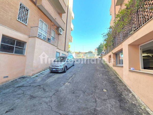 negozio in vendita a Roma in zona Trionfale