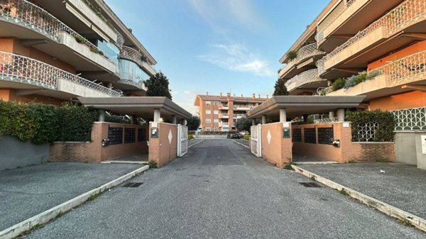 appartamento in vendita a Roma in zona Fonte Laurentina