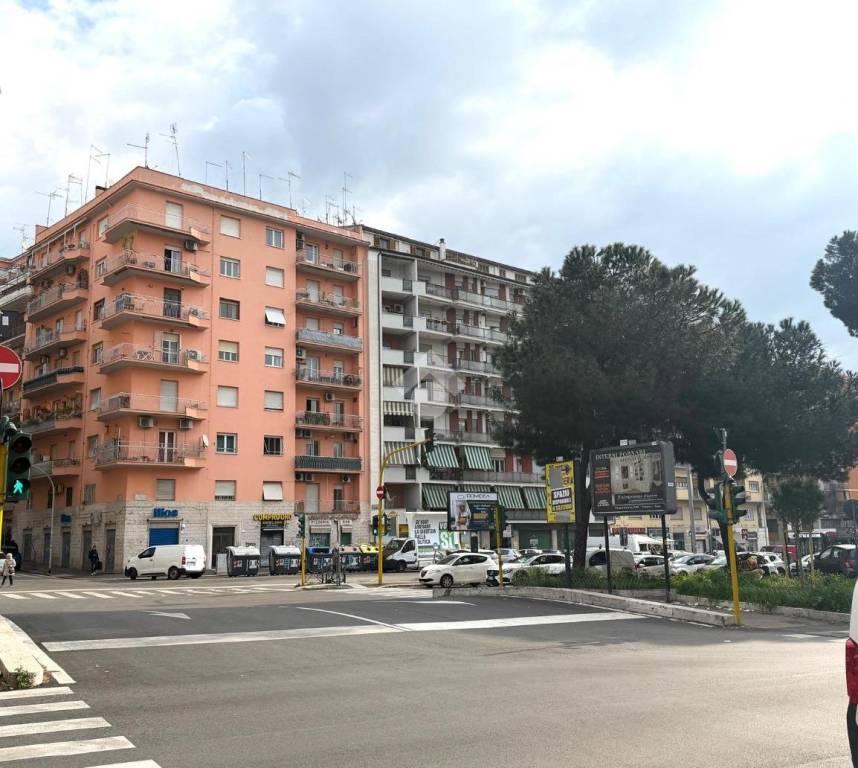 appartamento in vendita a Roma in zona Tuscolano