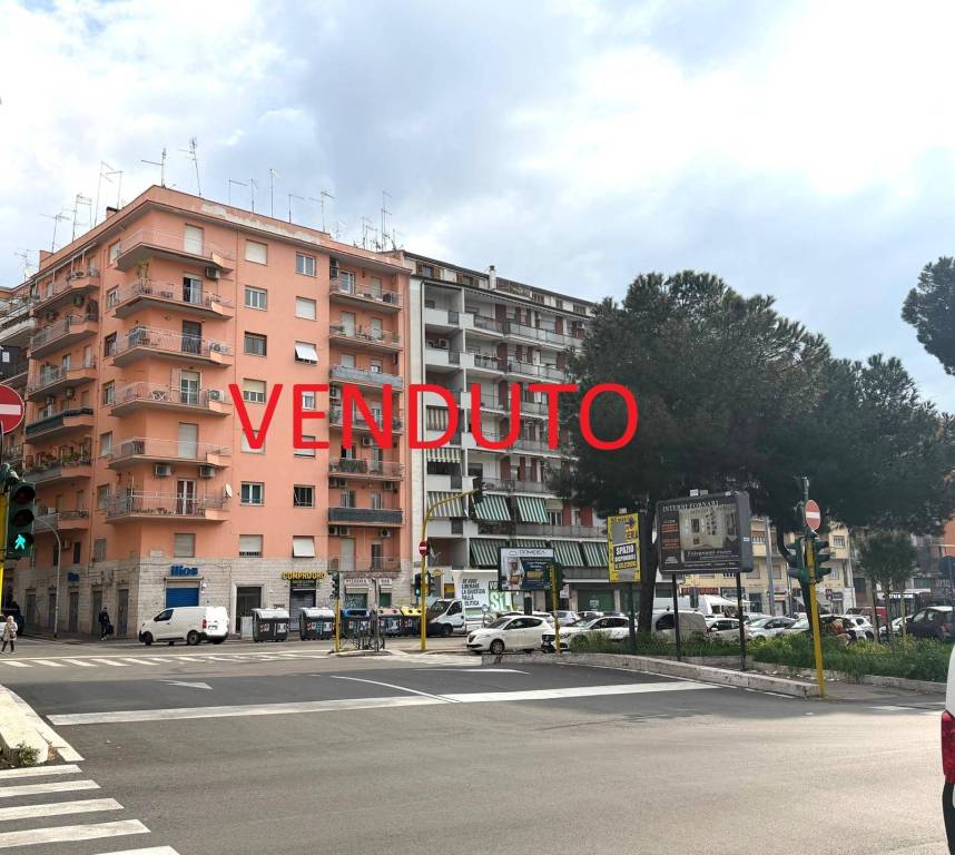 appartamento in vendita a Roma in zona Tuscolano