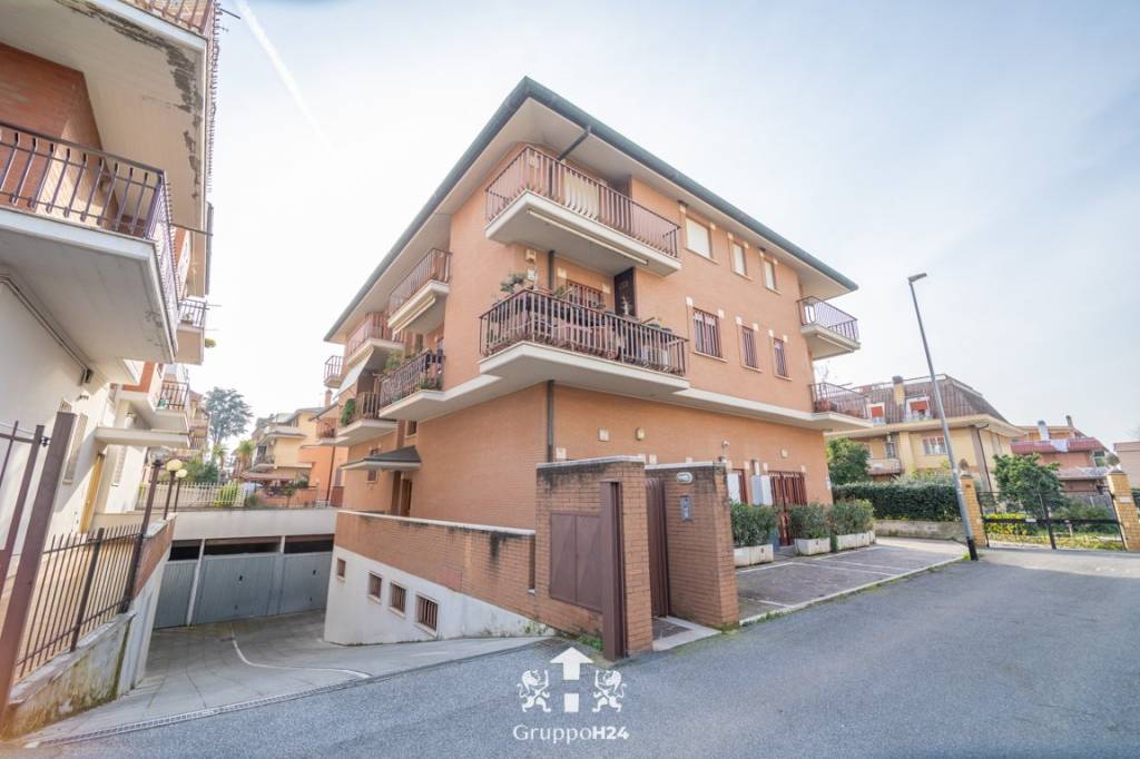appartamento in vendita a Roma