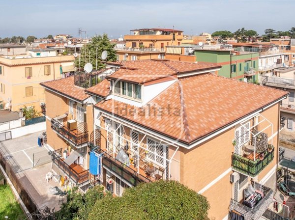 appartamento in vendita a Roma in zona Torre Angela