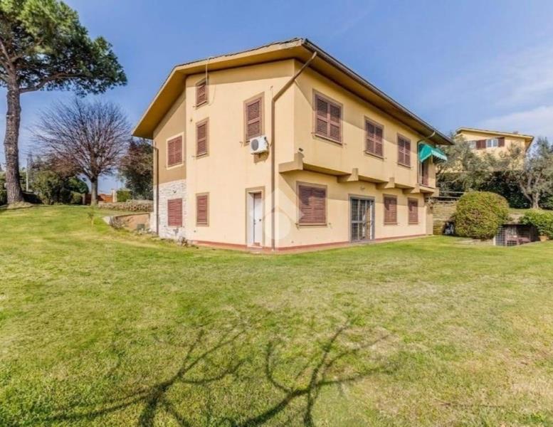 casa indipendente in vendita a Roma in zona Cesano