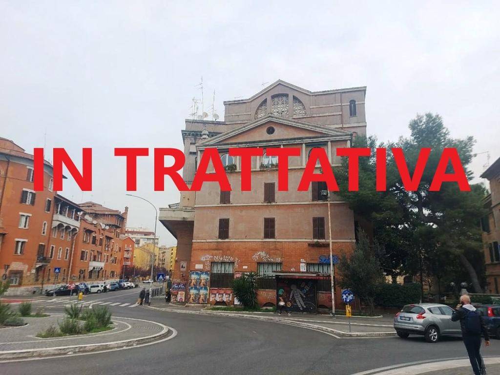 appartamento in vendita a Roma in zona Ostiense