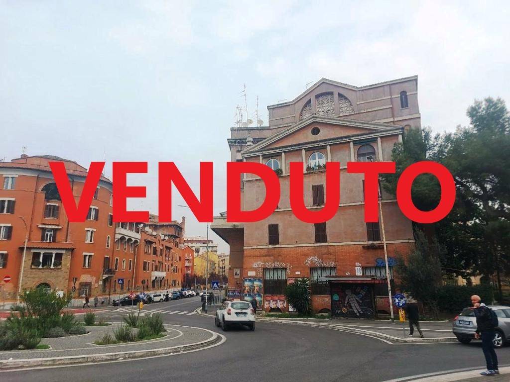 appartamento in vendita a Roma in zona Ostiense