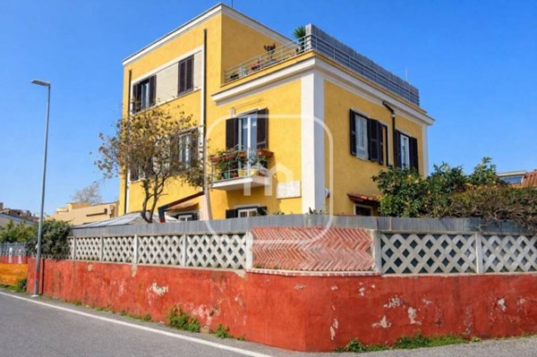 appartamento in vendita a Roma in zona Tuscolano