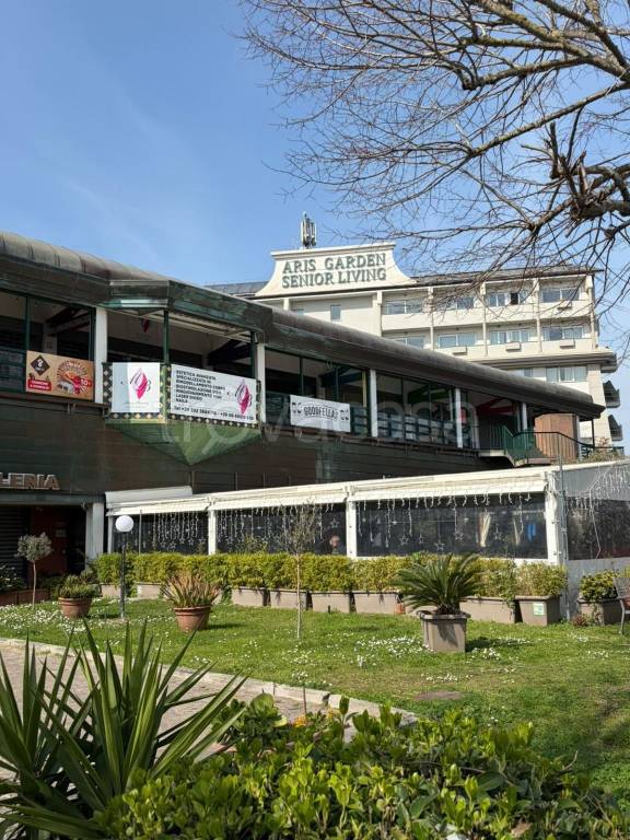 appartamento in vendita a Roma in zona Axa