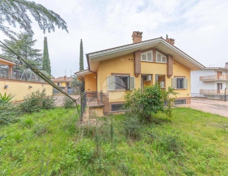 casa indipendente in vendita a Roma in zona Castelverde