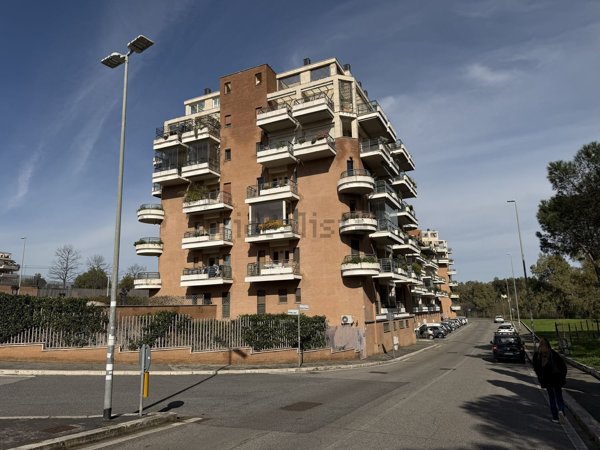 appartamento in vendita a Roma in zona Ostiense