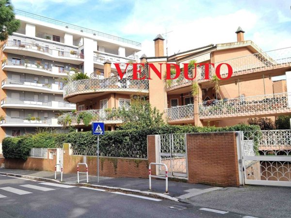 appartamento in vendita a Roma in zona Ardeatino