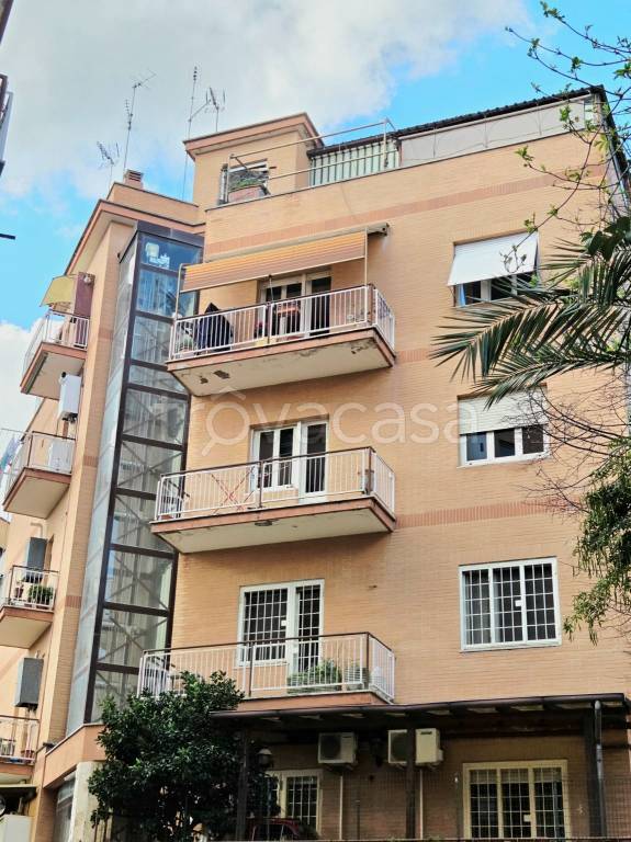 appartamento in vendita a Roma in zona La Pisana