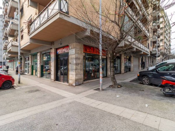 negozio in vendita a Roma in zona Prenestino-Labicano