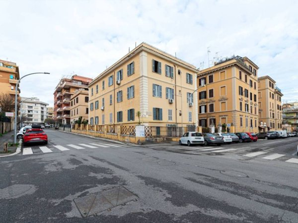 appartamento in vendita a Roma in zona Appio Latino