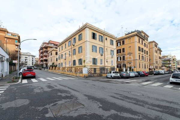 appartamento in vendita a Roma in zona Appio Latino