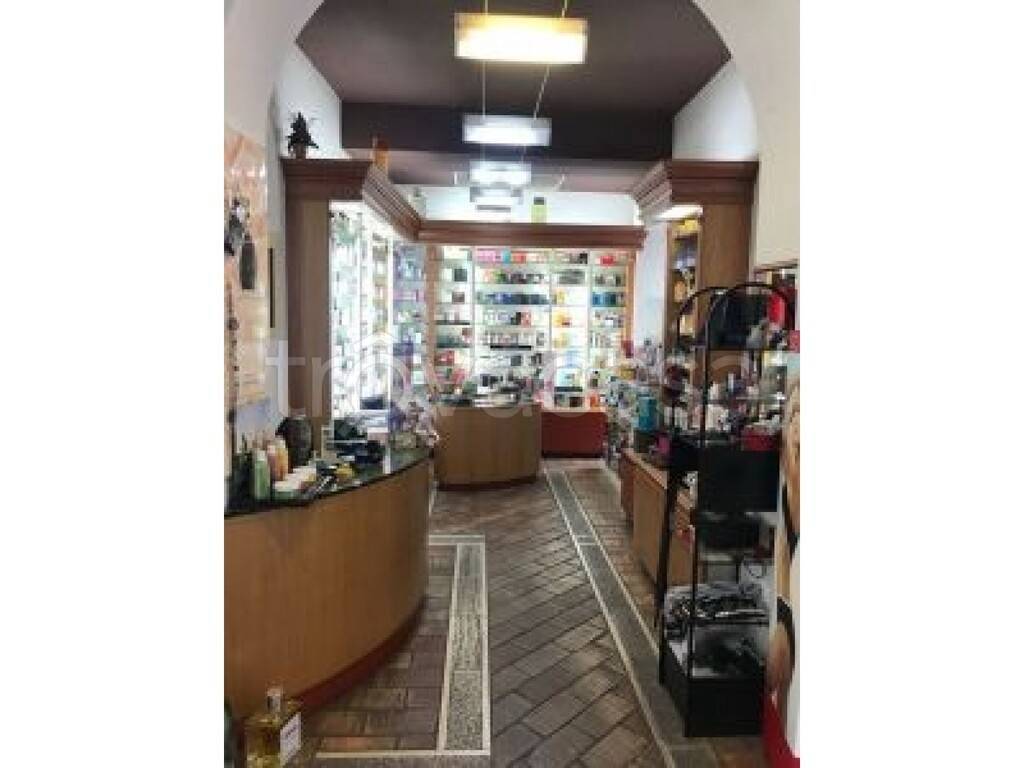 negozio in vendita a Roma in zona Parione/Sant'Eustachio