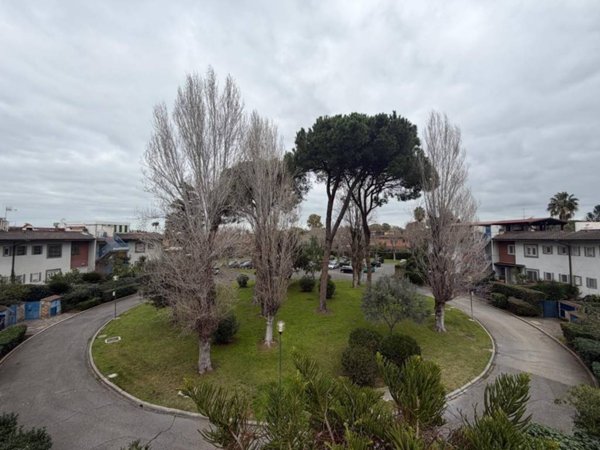 appartamento in vendita a Roma in zona Casal Palocco